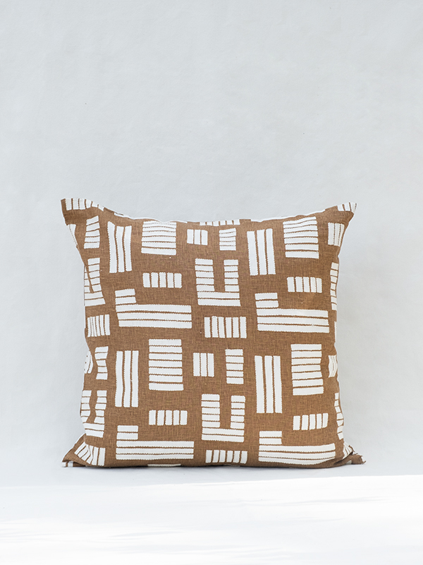 nomad-india-textiles-cushion-anvaya-tobacco-2