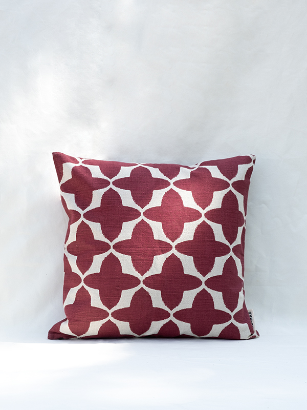 nomad-india-textiles-cushion-buta-crimson-1