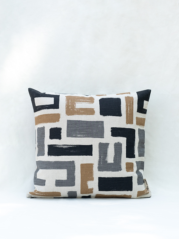 nomad-india-textiles-cushions-vanya-cushion-black-grey-tobacco-1