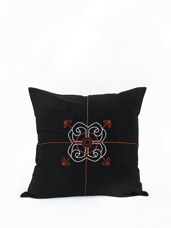 nomad-india-textiles-cushions-adhyaru-black-terracotta-1